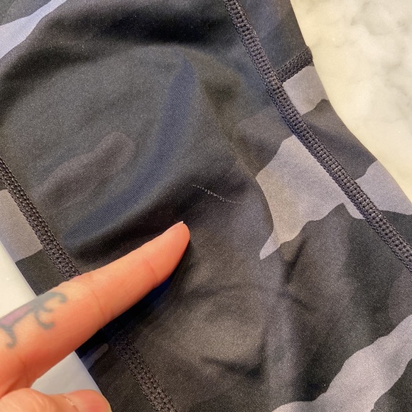 Athleta camo leggings. Black gray. Extra small - Picture 4 of 10